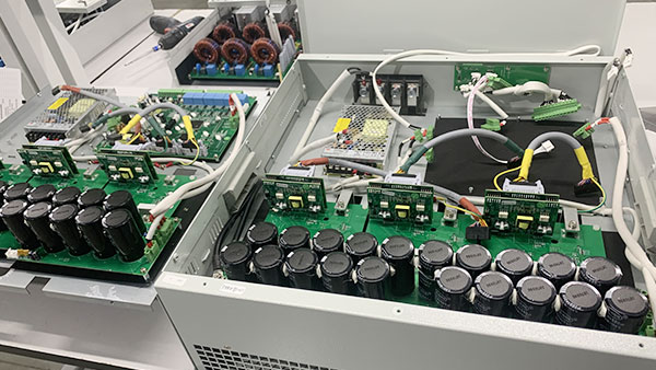 Moa ve ny mpamokatra herinaratra mavitrika no manana ny fiasan'ny capacitor?